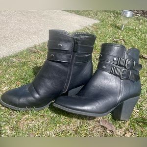 Barley worn black ankle boots! One of a kind!
